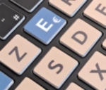 sticker touche clavier grande lettre fond multicolores